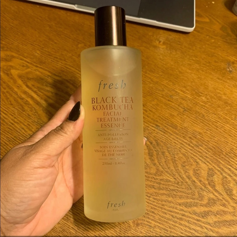 Fresh Black Tea Kombucha Facial Treatmen